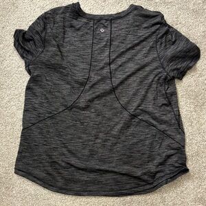 Lululemon short sleeve t shirt gray black size 10